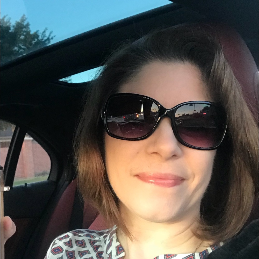 Meet your Posher, Jennifer